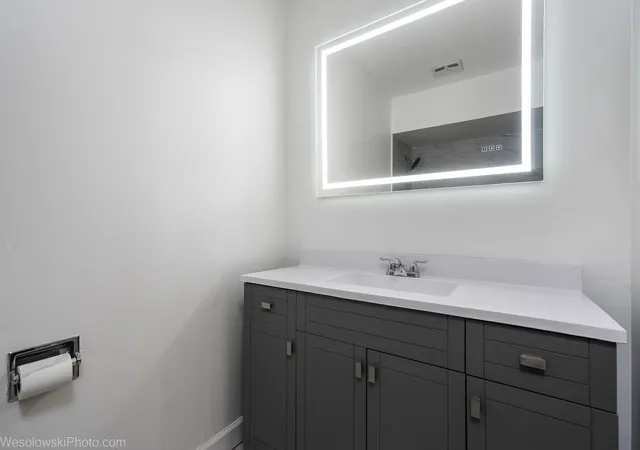 2nd image of 1375 Rebecca Dr, Hoffman Estates, IL 60169