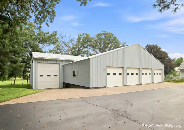 3rd image of 6424 Mccullom Lake Rd, Wonder Lake, IL 60097 | MLS# 12735407