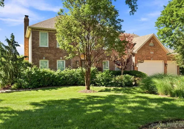2nd image of 39w044 Foxwood Ln, St. Charles, IL 60175 | MLS# 12735479