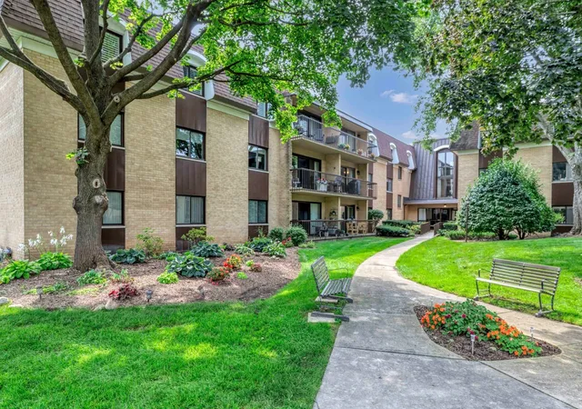 2nd image of 1103 N Mill St #104, Naperville, IL 60563 | MLS# 12735482