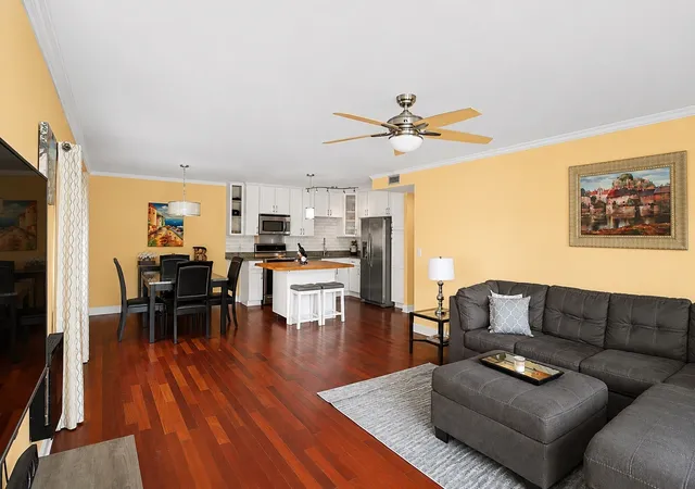 5th image of 1103 N Mill St #104, Naperville, IL 60563 | MLS# 12735482