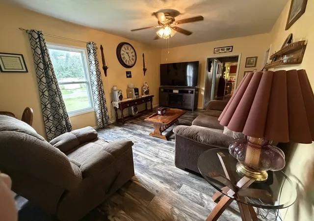 Photo 3 of Single family home for sale at 504 N Walnut St, Centralia, IL 62801 | MLS# 12735489 | Listing updated on 2026-08-23