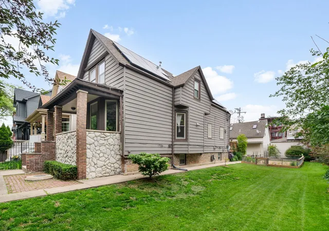 2nd image of 2833 N Francisco Ave, Chicago, IL 60618 | MLS# 12735522