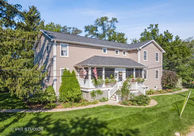 Photo 2 of Single family home for sale at 118 Waverly Rd, Barrington, IL 60010 | MLS# 12735525 | Listing updated on 2026-09-01