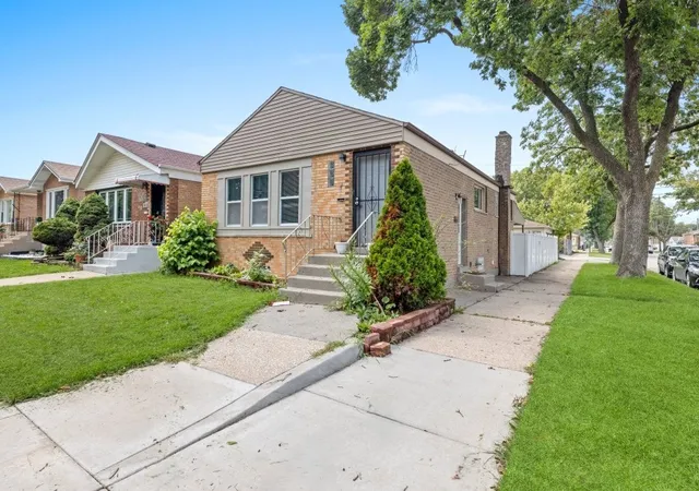 Photo 1 of Sale Pending at 4800 S Lavergne Ave, Chicago, IL 60638 | MLS# 12735545 | Listing updated on 2026-08-28