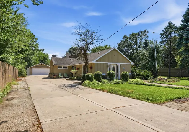 Photo 3 of Single family home for sale at 19709 W Schweitzer Rd, Joliet, IL 60436 | MLS# 12735547 | Listing updated on 2026-08-23