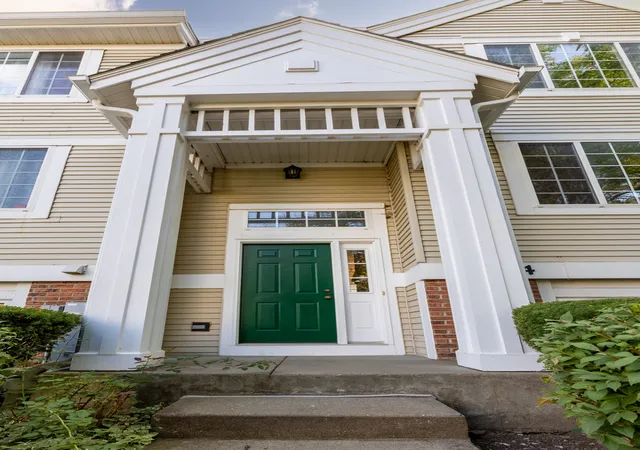 Townhouse for sale at 1704 Sienna Ct, Wheeling, IL 60090 | MLS# 12735585