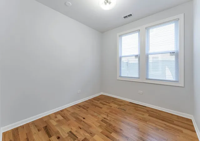 Listing Photo 5 - Condo for sale in building located at 5256 S Carpenter St, Chicago, IL 60609