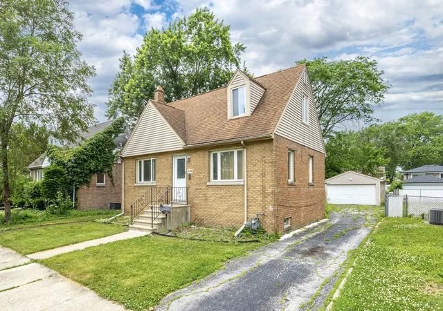 Photo 3 of Single family home for sale at 17730 Henry St, Lansing, IL 60438 | MLS# 12735608 | Listing updated on 2026-08-23
