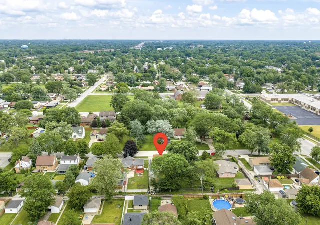 Photo 4 of Single family home for sale at 17730 Henry St, Lansing, IL 60438 | MLS# 12735608 | Listing updated on 2026-08-23