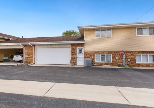 2nd image of 7340 W 154th St, Orland Park, IL 60462 | MLS# 12735611