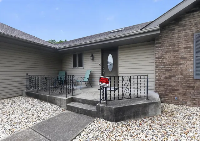 Photo 3 of Sale Pending at 6633 Shadybrook Trl, Loves Park, IL 61111 | MLS# 12735620 | Listing updated on 2026-09-08