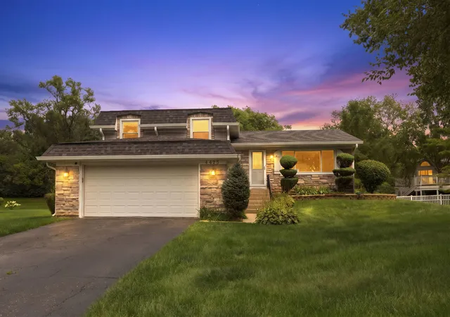 1st image of 4425 Thornbark Ct, Hoffman Estates, IL 60192 | MLS# 12735628