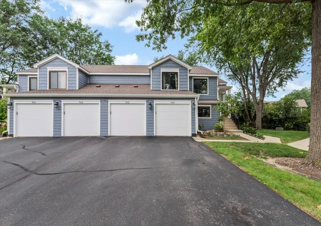 1st image of 912 Manchester Cir, Schaumburg, IL 60193 | MLS# 12735629