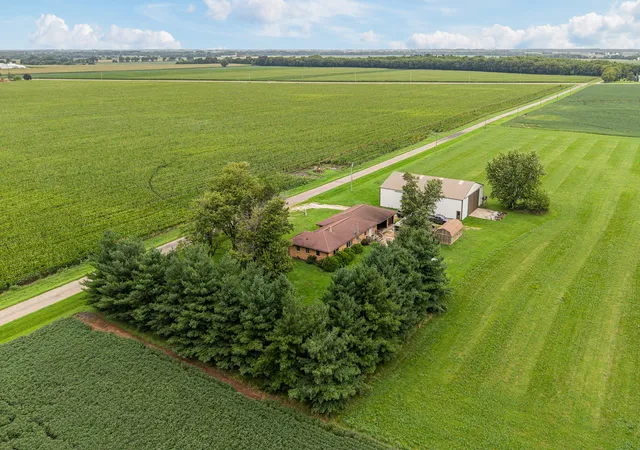 Photo 4 of Sale Pending at 8132 Matznick Rd, Prophetstown, IL 61277 | MLS# 12735650 | Listing updated on 2026-09-04