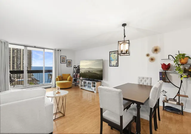 3rd image of 5901 N Sheridan Rd #13F, Chicago, IL 60660 | MLS# 12735651
