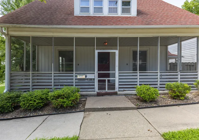 Photo 3 of Single family home for sale at 916 7th Street, Fulton, IL 61252 | MLS# 12735652 | Listing updated on 2026-10-09