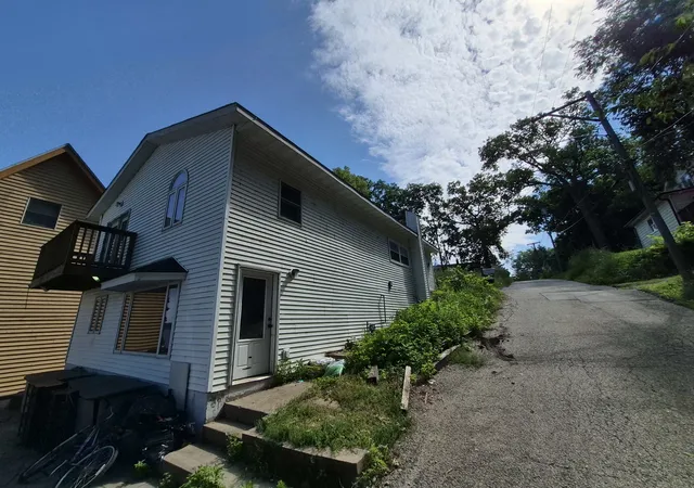 3rd image of 74 Cathryn St, Fox Lake, IL 60020 | MLS# 12735706