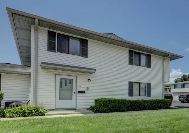 2nd image of 1101 Quanset Ct #0, Schaumburg, IL 60194 | MLS# 12735724