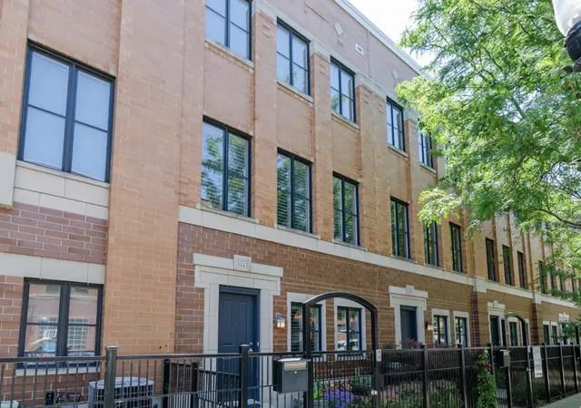 2nd image of 1125 W Monroe St, Chicago, IL 60607 | MLS# 12735728