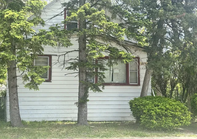 1st image of 15247 3rd Ave, Phoenix, IL 60426 | MLS# 12735836