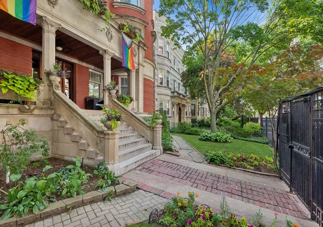 2nd image of 4536 N Sheridan Rd #303, Chicago, IL 60640 | MLS# 12735842