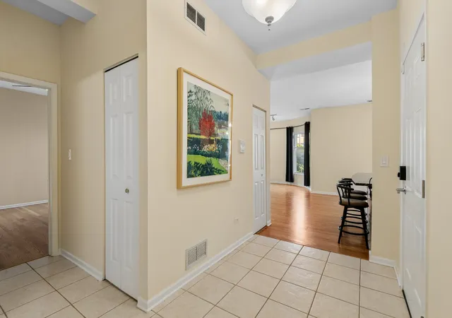 3rd image of 4536 N Sheridan Rd, Chicago, IL 60640