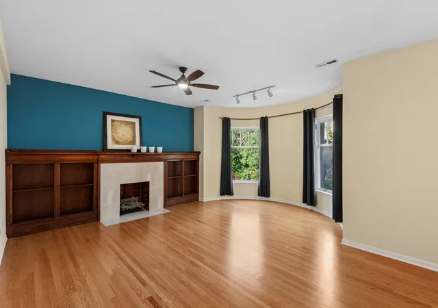5th image of 4536 N Sheridan Rd, Chicago, IL 60640