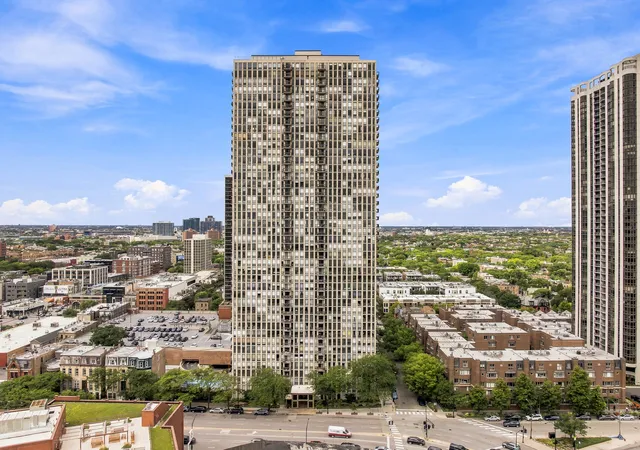 2nd image of 1660 N La Salle Dr #2809, Chicago, IL 60614 | MLS# 12735843