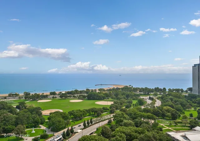 4th image of 1660 N La Salle Dr #2809, Chicago, IL 60614 | MLS# 12735843