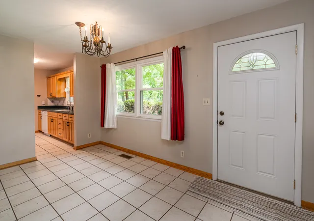 3rd image of 222 Bay Rd, Carbondale, IL 62903 | MLS# 12735852