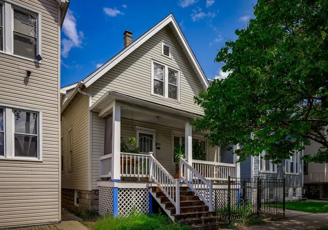 Photo 1 of Single family home for sale at 640 W 44th Street, Chicago, IL 60609 | MLS# 12735860 | Listing updated on 2026-08-26