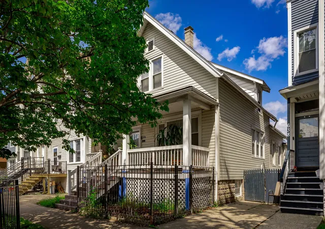 Photo 2 of Single family home for sale at 640 W 44th Street, Chicago, IL 60609 | MLS# 12735860 | Listing updated on 2026-08-26