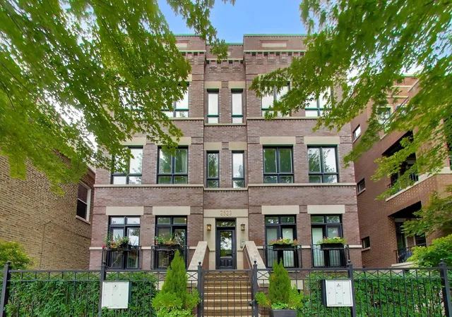 Photo 1 of Sale Pending at 2523 N Southport Ave #1N, Chicago, IL 60614 | MLS# 12735861 | Listing updated on 2026-09-24