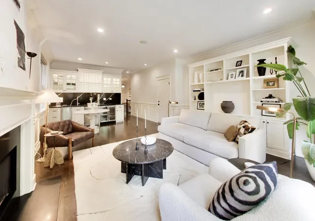 Photo 2 of Sale Pending at 2523 N Southport Ave #1N, Chicago, IL 60614 | MLS# 12735861 | Listing updated on 2026-09-24