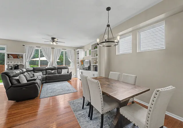 Photo 3 of Single family home for sale at 307 S Cornerstone Dr, Volo, IL 60020 | MLS# 12735945 | Listing updated on 2026-08-29