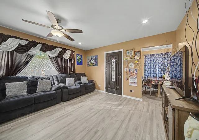 image of 8043 Salisbury Ave, Lyons, IL 60534 | MLS# 12735952