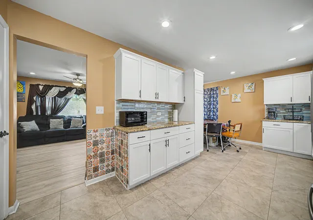 image of 8043 Salisbury Ave, Lyons, IL 60534 | MLS# 12735952
