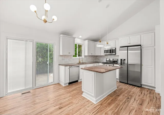 5th image of 1702 Pebble Beach Dr, Plainfield, IL 60586 | MLS# 12735961
