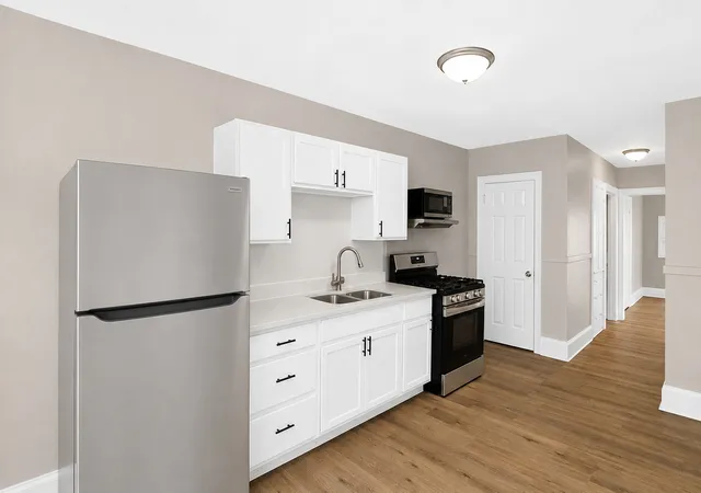 Listing Photo 4 - Condo for sale in building located at 1119 9th Ave, Rockford, IL 61101