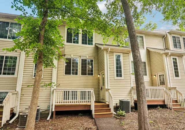 Townhouse for sale at 95 N Macgillis Dr, Round Lake, IL 60073 | MLS# 12735978