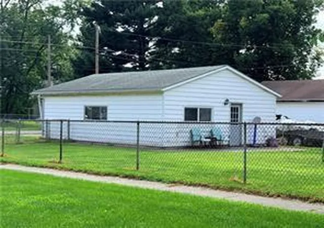 Photo 2 of Single family home for sale at 701 W Washington St, Hoopeston, IL 60942 | MLS# 12735999 | Listing updated on 2026-08-25