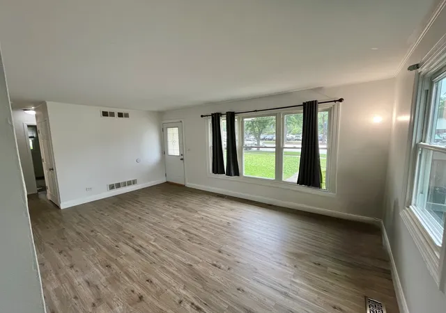 Photo 4 of Single family home for sale at 3603 Kirchoff Rd, Rolling Meadows, IL 60008 | MLS# 12736106 | Listing updated on 2026-09-02