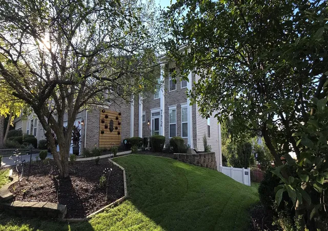 2nd image of 772 E Lindsey Ln, Bolingbrook, IL 60440 | MLS# 12736107