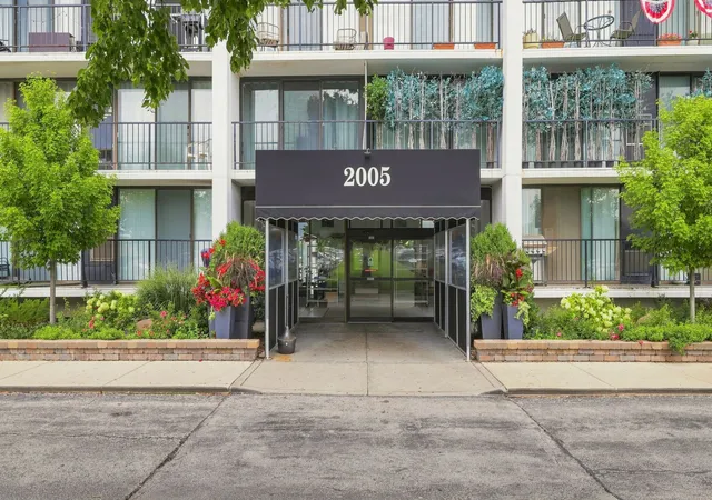 Photo 36 of Condo for sale at 2005 S Finley Rd #604, Lombard, IL 60148 | MLS# 12736181 | Listing updated on 2026-09-05
