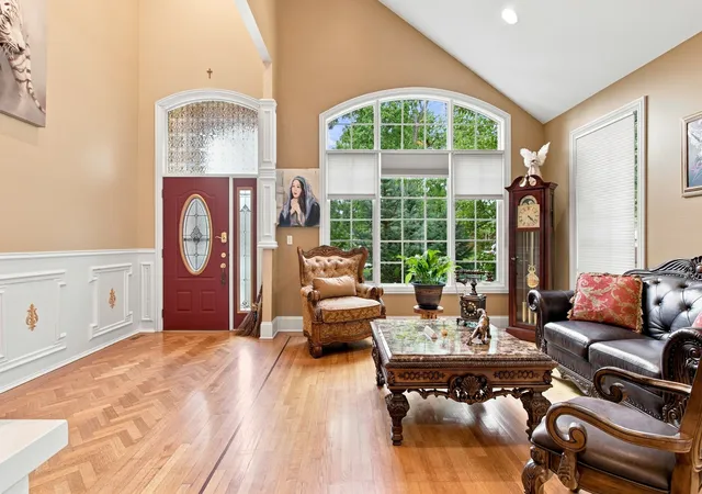2nd image of 2281 Elmira Ave, Des Plaines, IL 60018 | MLS# 12736218