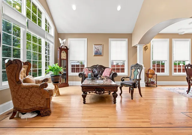 3rd image of 2281 Elmira Ave, Des Plaines, IL 60018 | MLS# 12736218