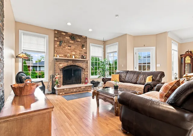 5th image of 2281 Elmira Ave, Des Plaines, IL 60018 | MLS# 12736218