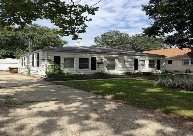 2nd image of 1910 Carney Ave, Rockford, IL 61103 | MLS# 12736220