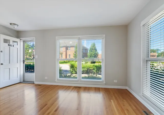 3rd image of 901 Waukegan Rd #B, Deerfield, IL 60015 | MLS# 12736276